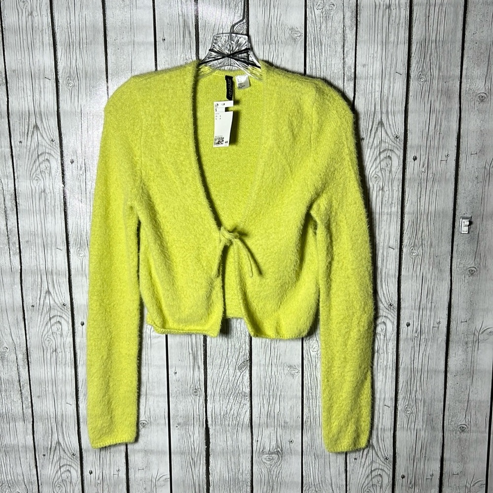 Divided fluffy short cardigan